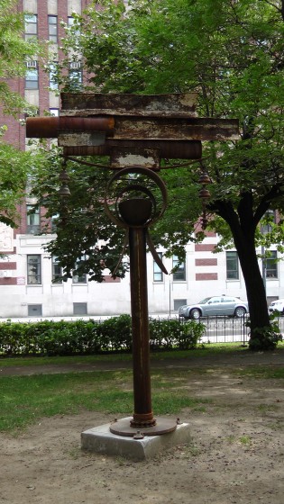 A sculpture by Glen Le Mesurier in Arcane de mer at Cabot Square. A sculpture by Glen Le Mesurier in Arcane de mer at Cabot Square.