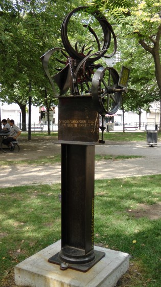A sculpture by Glen Le Mesurier in Arcane de mer at Cabot Square. A sculpture by Glen Le Mesurier in Arcane de mer at Cabot Square.