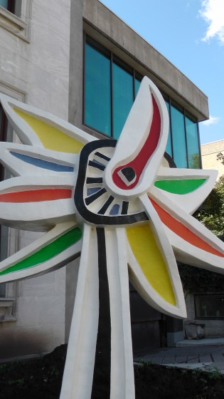 Le tournesol polychrome by Fernand Léger, loaned to the Musée des beaux-arts de Montréal. by Georges Marciano Le tournesol polychrome by Fernand Léger, loaned to the Musée des beaux-arts de Montréal. by Georges Marciano