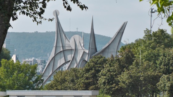 Alexander Calder's Man, Three Disks (L’Homme) at Parc Jean Drapeau on Île Sainte-Hélène