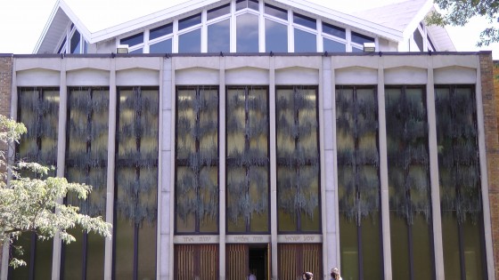 The facade of Temple Emanu-el-Beth Sholom