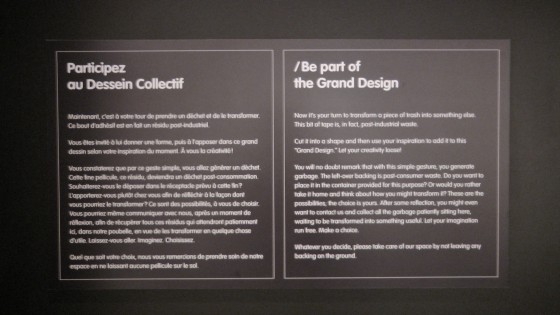 Wall tag explaining how to interact with Grand Design By Isabel Vinuela Wall tag explaining how to interact with Grand Design By Isabel Vinuela