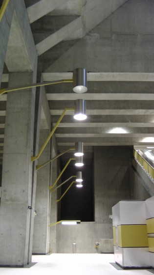 More cool looking lamps. More cool looking lamps.