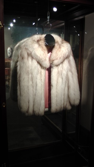 Not a beaver coat. (Maybe fox?) Not a beaver coat. (Maybe fox?)