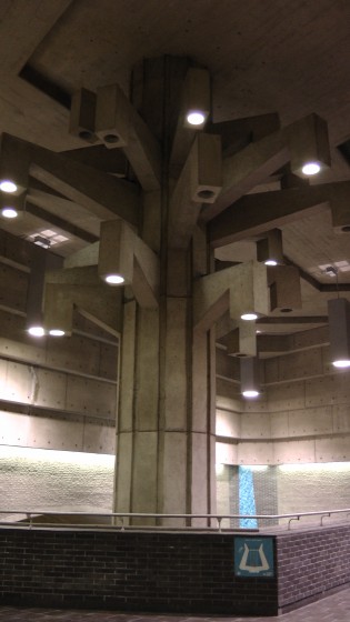 Un arbre dans le parc by Michel Dernuet, Claude Théberge, and Antoine Lamarche. Un arbre dans le parc by Michel Dernuet, Claude Théberge, and Antoine Lamarche.