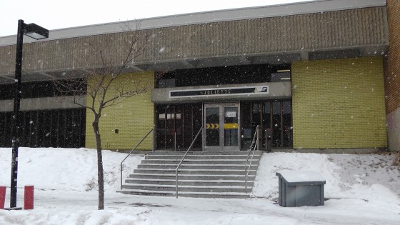 The rear of the southern entrance to Métro Joliette. The rear of the southern entrance to Métro Joliette.