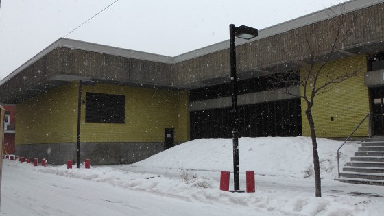 The rear of the southern entrance to Métro Joliette. The rear of the southern entrance to Métro Joliette.