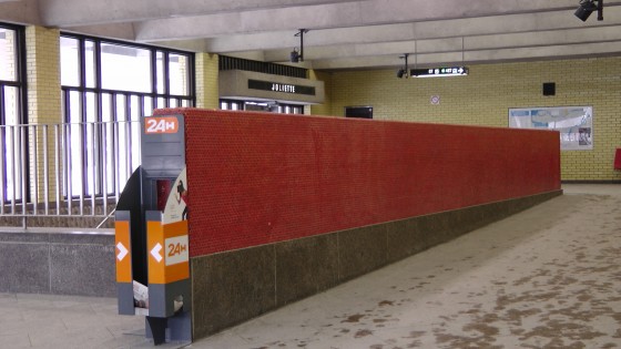 Inside the northern entrance of Métro Joliette. Inside the northern entrance of Métro Joliette.