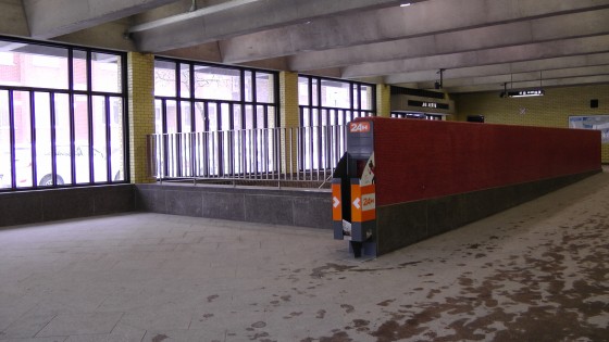 Inside the northern entrance of Métro Joliette. Inside the northern entrance of Métro Joliette.