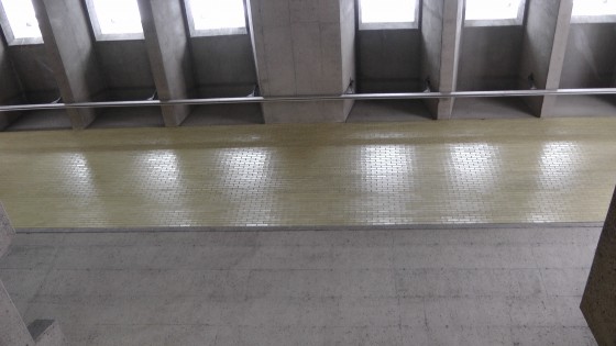 Up where the ceiling meets the wall in the northern entrance at Métro Joliette. Up where the ceiling meets the wall in the northern entrance at Métro Joliette.