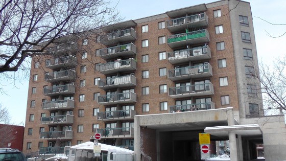 The Métro Charlevoix and attached apartment complex, looking north. The Métro Charlevoix and attached apartment complex, looking north.