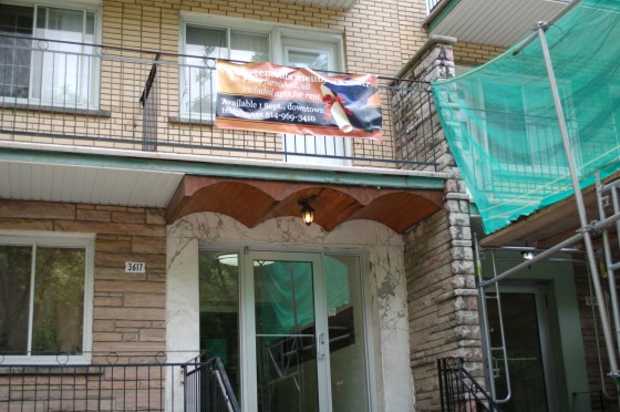 I don't get this awning at all. Someone was asleep at the switch. I don't get this awning at all. Someone was asleep at the switch.