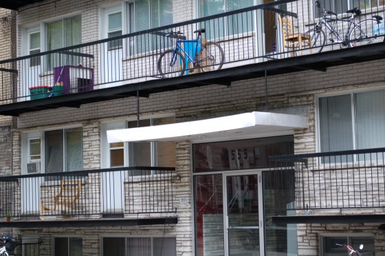 Again a redundant awning Again a redundant awning