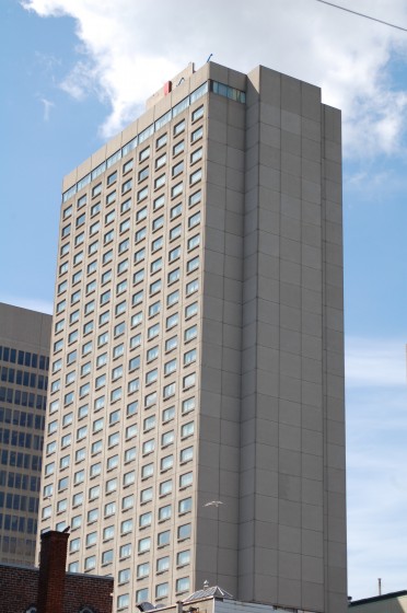 Hôtel Gouverneur Montréal Place Dupuis 1415, rue Saint-Hubert Hôtel Gouverneur Montréal Place Dupuis 1415, rue Saint-Hubert