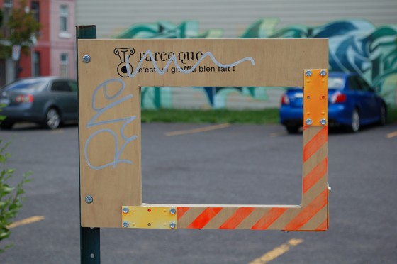 And another (in English, That's very well done grafitti) And another (in English, That's very well done grafitti)